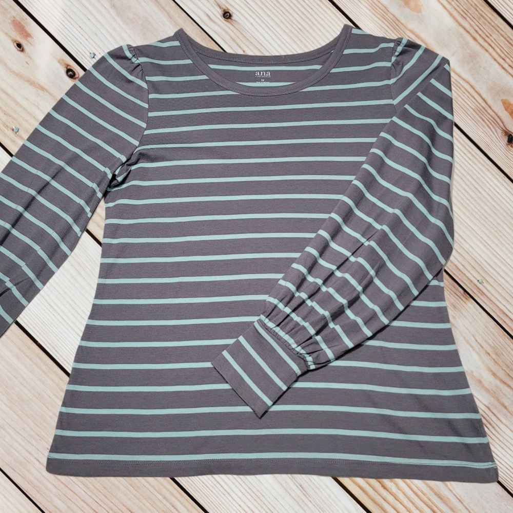 A.N.A Long Sleeve Top Sz Medium